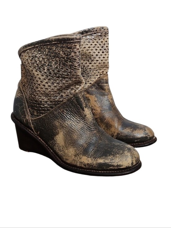 Bed Stu Shoes - Bed Stu Cobbler Distressed Ankle Wedge Boots Cutout Leather Sz 7 Womens